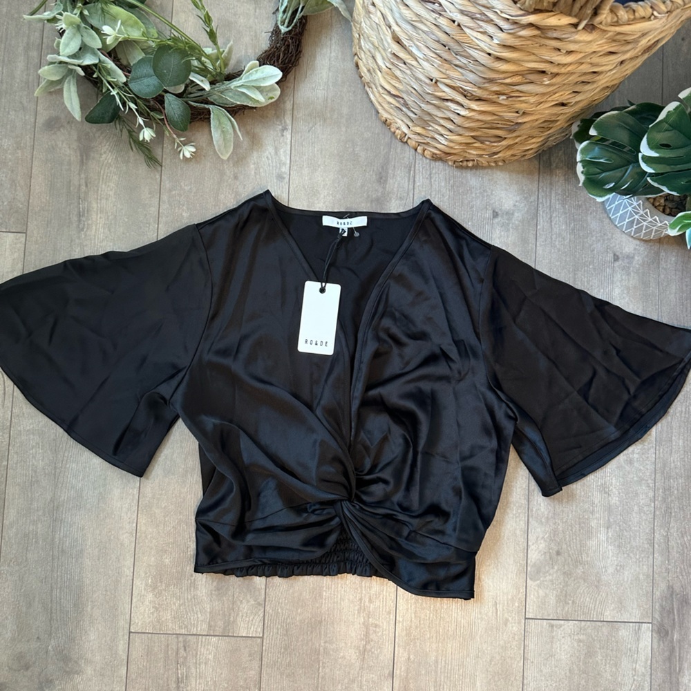 New Anthropologie Ro & De Women’s Cropped Elegant Black Satin Blouse - Picture 11 of 11